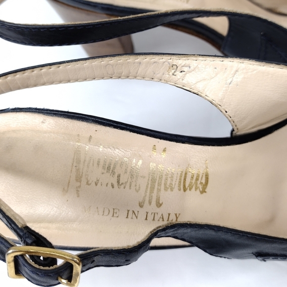 Neiman Marcus Women's Leather Strap Open Toe Stacked Heels Shoes - Picture 13 of 15